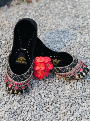TILLA NOIR
